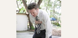 Болит в груди. Боли за грудиной, в области сердца, давящие и жгучие боли в груди