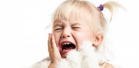 Истерика - приступы у детей и взрослых, причины, симптомы, как предотвратить, помощь во время истерики