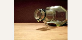 Отравление алкоголем и его суррогатами? Симптомы и признаки. Первая помощь при отравлении алкоголем, что делать?