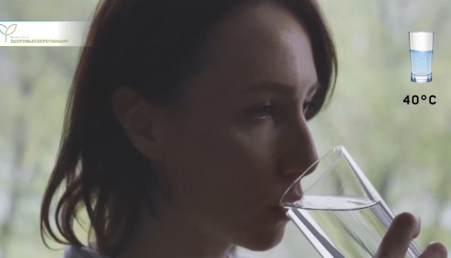 по утрам стакан тёплой воды