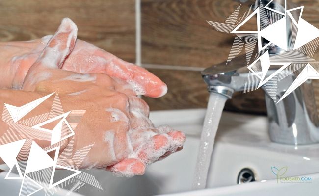 Мытье рук с мылом