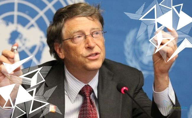 Билл Гейтс держит в руках ампулу и флакон