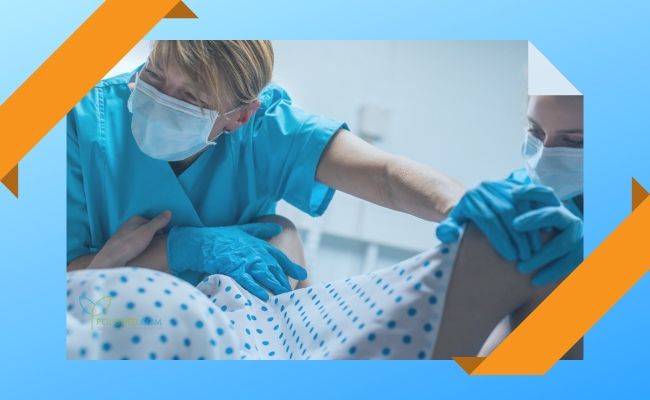 Акушеры принимают роды