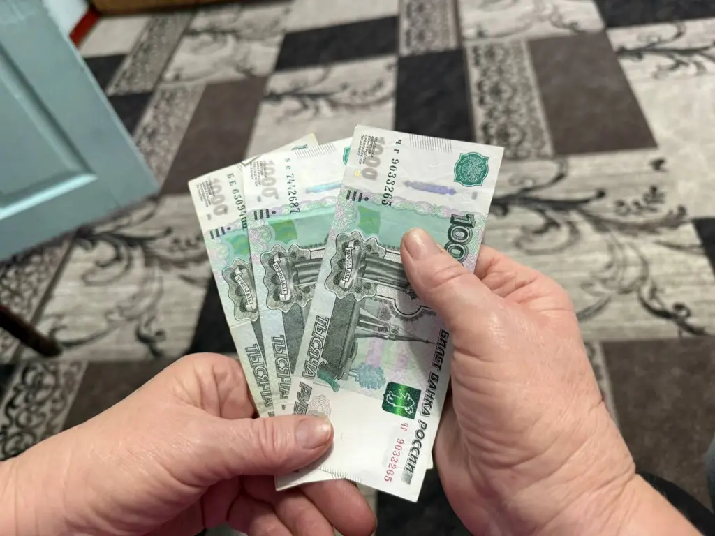 Всем, кто хранит рубли в тумбочке или на карте: май изменит вашу жизнь с ног на голову
