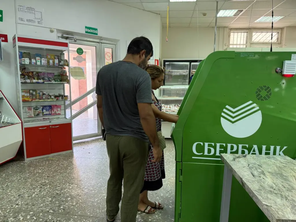 Вводятся три новых нормы снятия наличных с банковских карт: россиянам нужно приготовиться