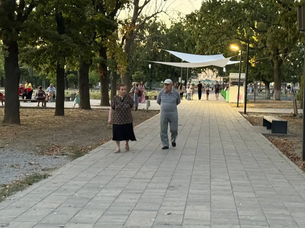 Пенсионеров услышали: в последний месяц лета предоставят дополнительную помощь — кого затронет и как оформить