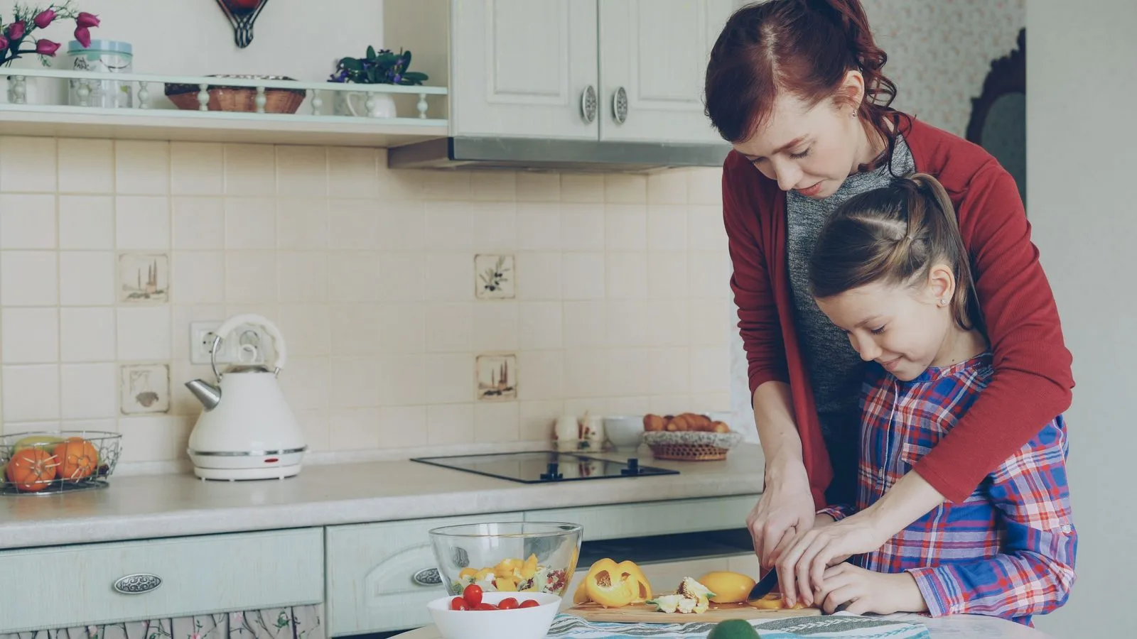 Какая кухонная доска прослужит годы: разбираем плюсы и минусы